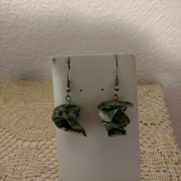 Shell earrings - Picture 2 of 2